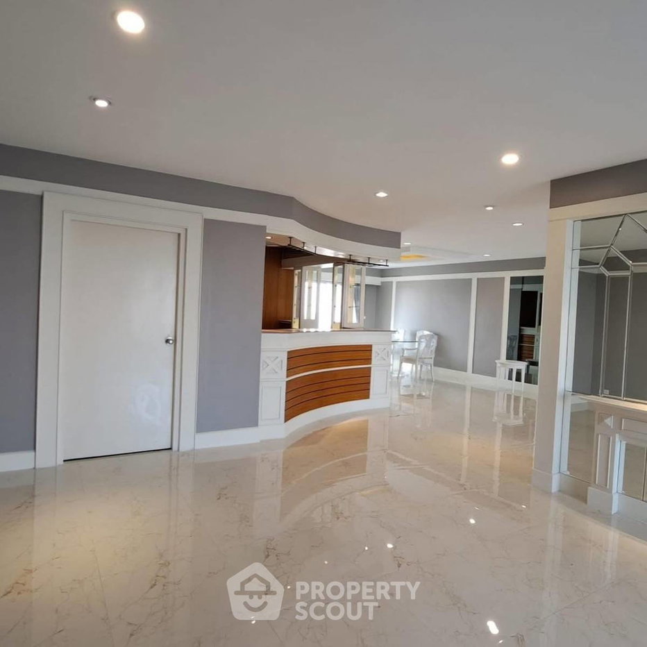 รูป คอนโด 4-ห้องนอน ที่ สายชล แมนชั่น ใกล้ BTS สะพานตากสิน (ID 2719848) - รูปที่ 6/14