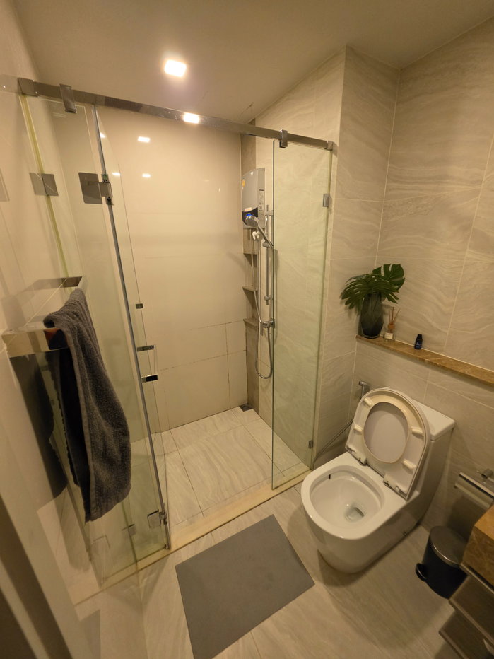 รูป เช่าคอนโด Quintara Treehaus สุขุมวิท 42 — ห้องใหญ่ วิวสระ ใกล้ BTS เอกมัย เพียง 25,000 บาท/เดือน - รูปที่ 6/9