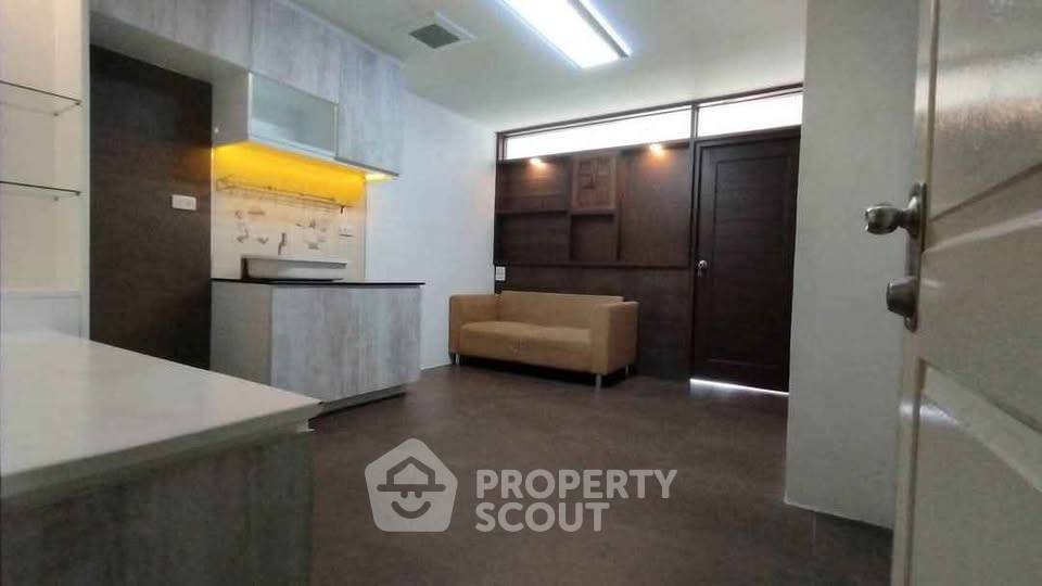 picture 2-BR Condo at Commonwealth Pinklao near MRT Bang Yi Khan (ID 2438928) - 1/13