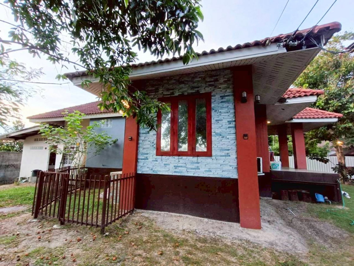 รูป ขายบ้านเดี่ยวพร้อมสวนสวย 362 ตร.วา ทำเลดี ย่านชุมชน ถนนเส้นรอง ใกล้ปั้ม ปตท หนองตะพาน บ้านค่าย ระยอง - รูปที่ 3/12