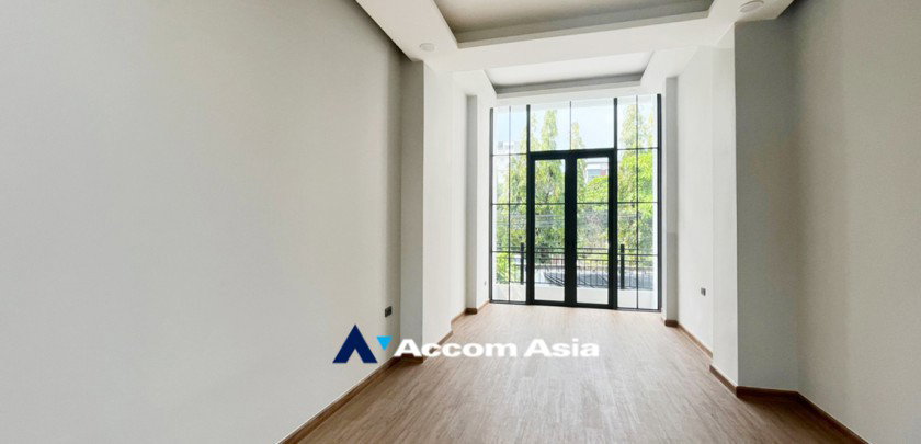 picture 🔼🔽 AccomA 📩  3 BR Townhouse in Khlong Tan Nuea (AA32463) - 18/20