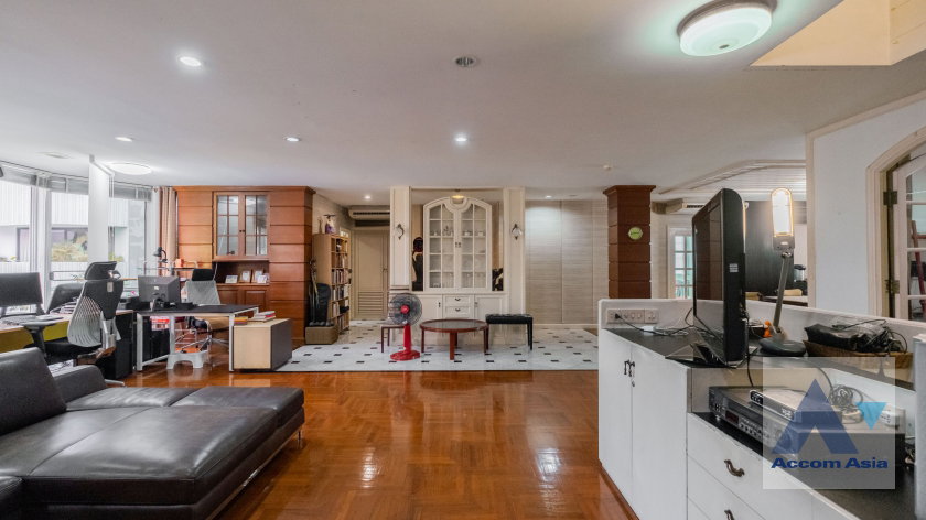 picture 🔼🔽 AccomA 📩 Spacious duplex condominium with a house-like feel at Premier Condominium. - 2/20