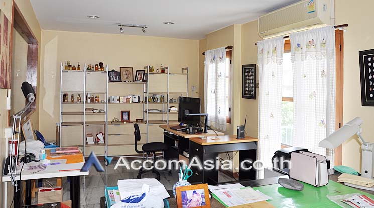 picture 🔼🔽 AccomA 📩 4 BR Townhouse in Khwaeng Sam Sen Nai (13000895) - 11/16