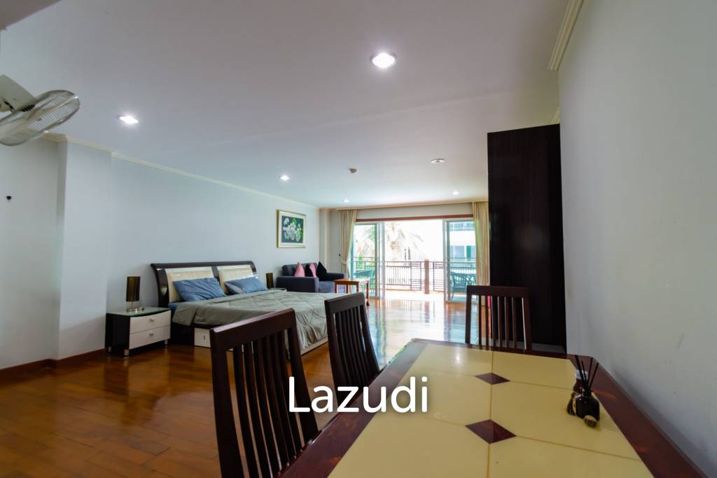 THE BEACH PALACE :  Studio room condo near the beach - image 3