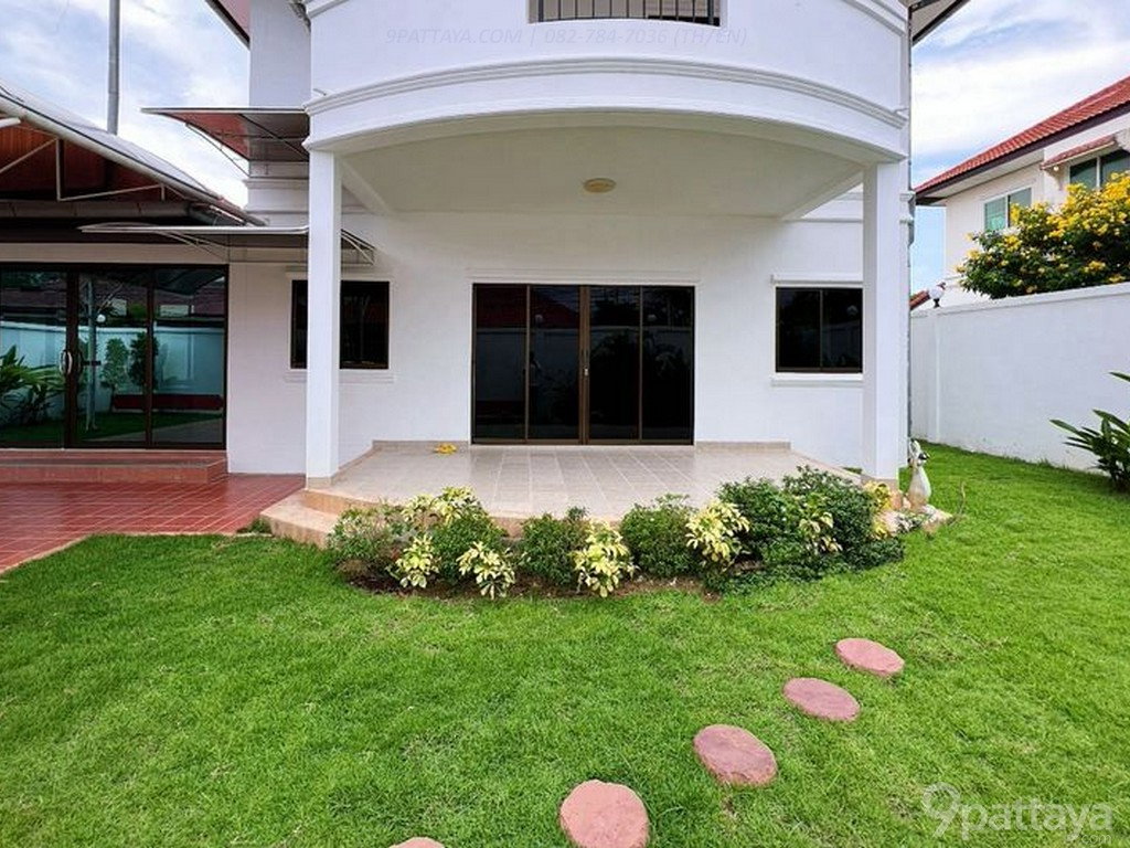 รูป บ้านเดี่ยว 2 ชั้น | Royal View Village Pattaya ✨ บ้านขนาดใหญ่ บนที่ดินกว้าง ทำเลศักยภาพ เหมาะสำหรับครอบครัว พักอาศัยระยะยาว หรือปรับเป็นบ้านลงทุน 🏡🌿 - รูปที่ 3/12