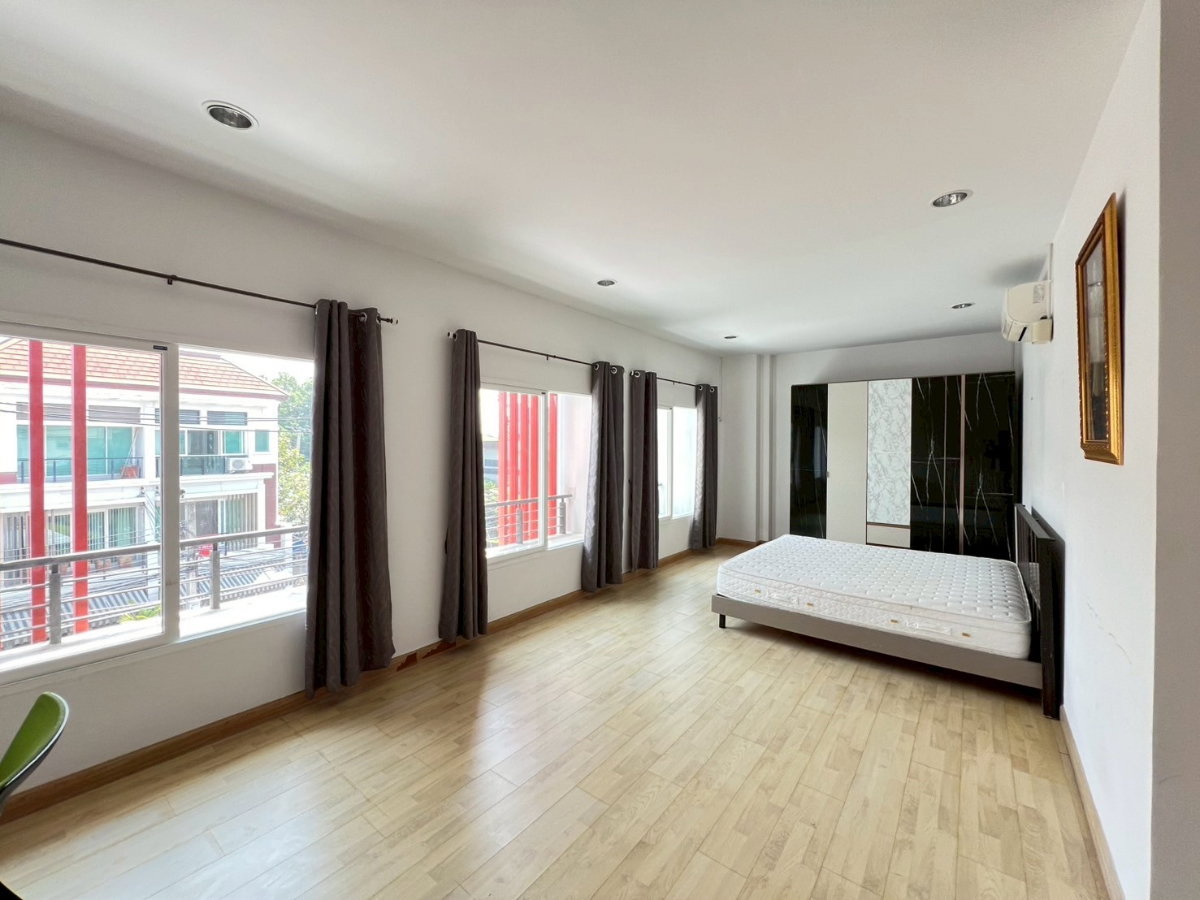 รูป [ให้เช่า] ทาวน์โฮม/โฮมออฟฟิศ 3 ชั้น หลังมุม📍บ้านกลางเมือง เออร์บาเนี่ยน พระราม 9 - ลาดพร้าว  - รูปที่ 18/19