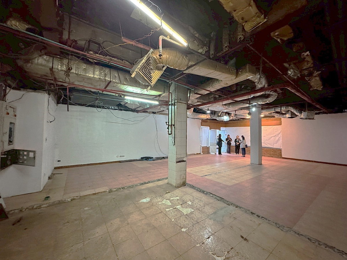 picture Retail space for rent in Silom, close to BTS & MRT ** NO CO-AGENT ** - 5/7