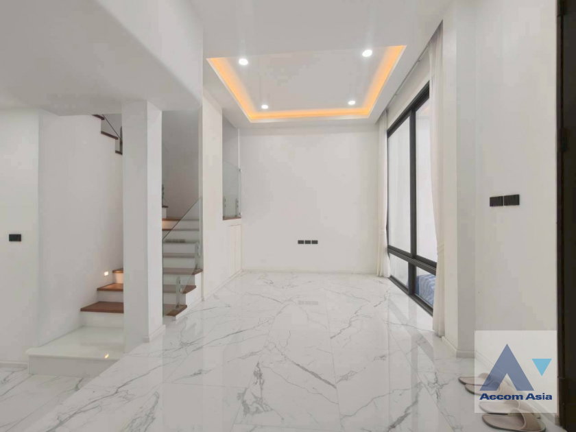 รูป 🔼🔽 AccomA 📩  4 BR Townhouse in Khlong Toei Nuea (AA42261) - รูปที่ 3/20
