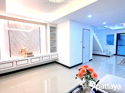 Houses for sale Bangkok : WOW House Close to city center.