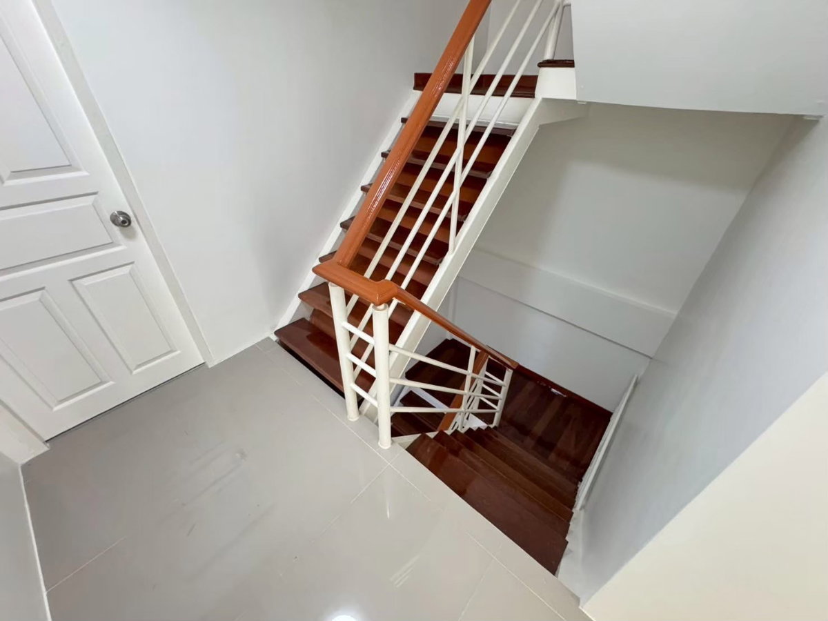 รูป ขายทาวน์เฮ้าส์ 4 ชั้น นวลจันทร์ 31 รีโนเวทใหม่ พร้อมเข้าอยู่ - เจ้าของขายเอง - รูปที่ 5/26