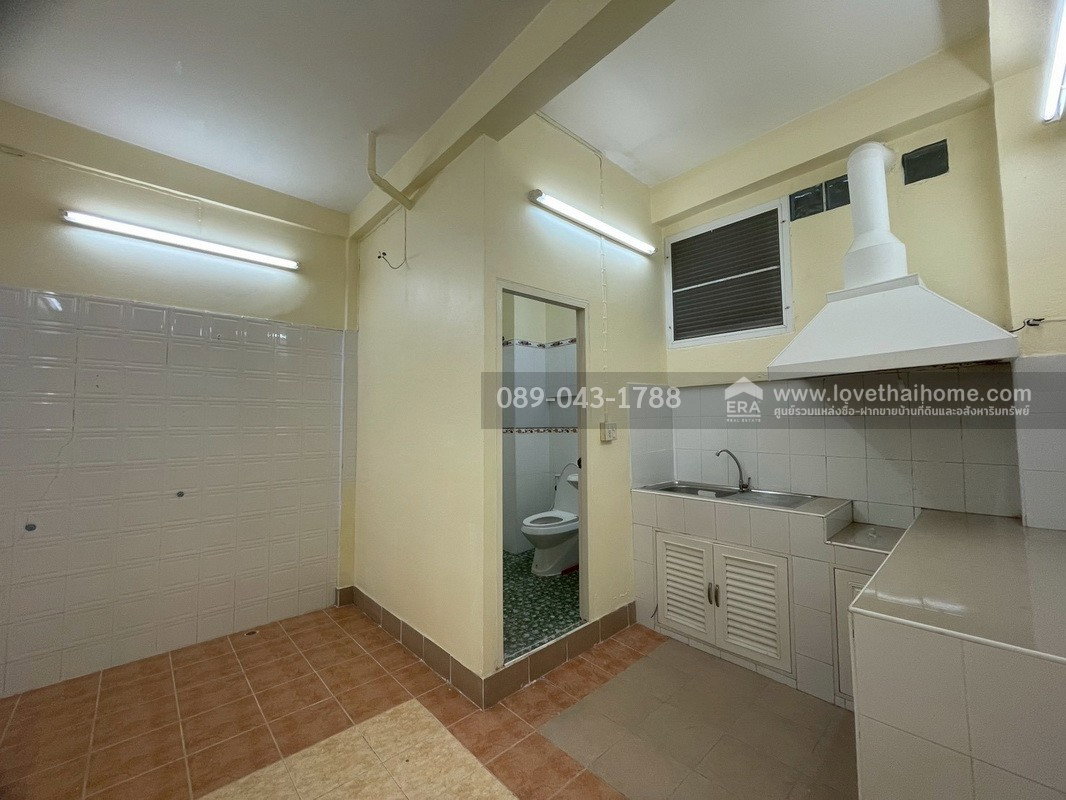 รูป ขายทาวน์เฮ้าส์ 2 ชั้น ซอยลาดพร้าว87 แยก3 พื้นที่ 16 ตารางวา สภาพนางฟ้า  ขายเพียง 2.7 ล้านบาท - รูปที่ 5/11