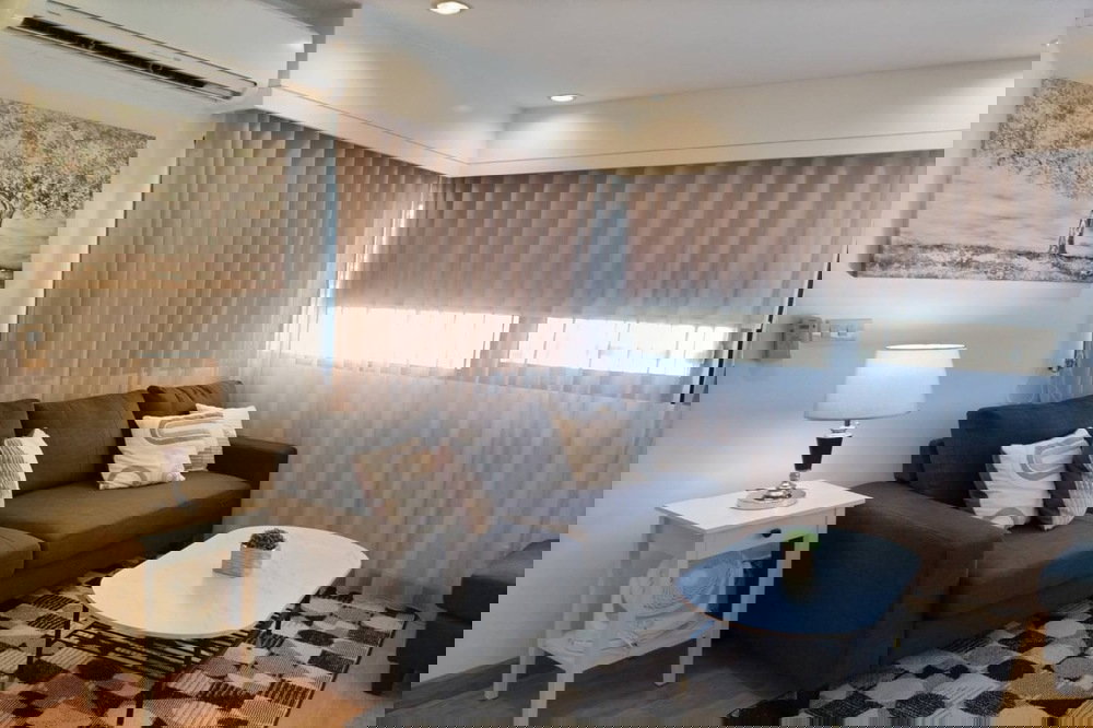 รูป  ขายพร้อมผู้เช่า !! 🔥 Sathorn Gardens, 1 ห้องนอน, 1 ห้องน้ำ, ชั้นสูง 14++, มีที่จอดรถ Fixed, ทำเลดี!! Code C20240800127 พร้อมเข้าอยู่, ราคาพิเศษ!!📣📣 - รูปที่ 2/12