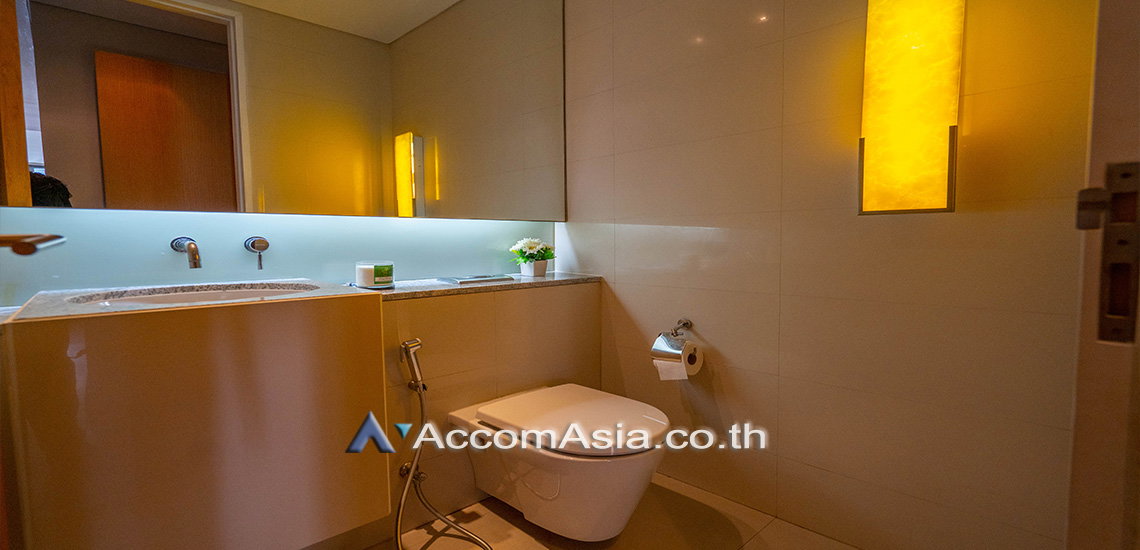 รูป 🔼🔽 AccomA 📩 Elegant condominium with warm wood finish in Sukhumvit (310242) - รูปที่ 14/14