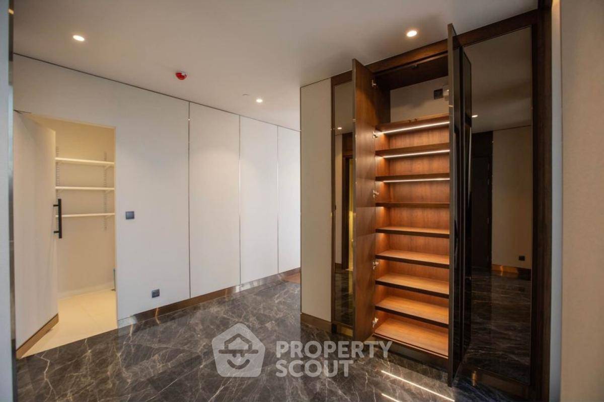 picture 3-BR Condo at Muniq Langsuan near BTS Ratchadamri (ID 2466201) - 13/13