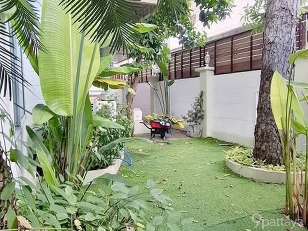 รูป บ้านเดี่ยวหรูใกล้ทะเล | พัทยาเหนือ สุขุมวิท 7 ✨ รับลมธรรมชาติจากทะเล เดินทางสะดวก ใจกลางเมือง บ้านสวย ทำเลพรีเมียม ใกล้ทะเลเพียง 300 เมตร 🌊 120 ตรว - รูปที่ 4/11