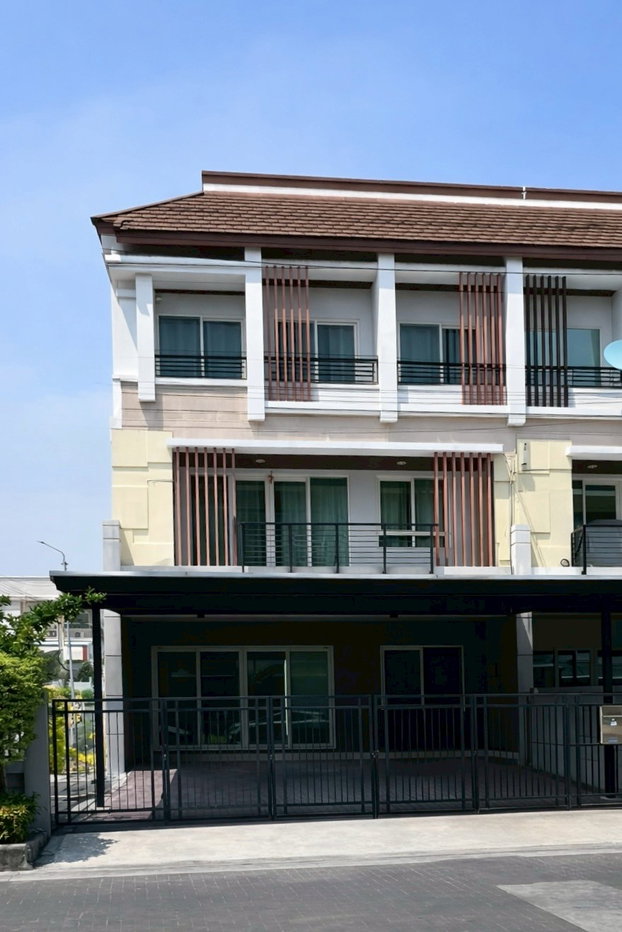 รูป [ให้เช่า] ทาวน์โฮม/โฮมออฟฟิศ 3 ชั้น หลังมุม📍บ้านกลางเมือง เออร์บาเนี่ยน พระราม 9 - ลาดพร้าว  - รูปที่ 1/19