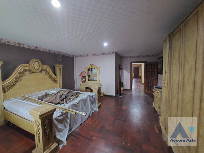 picture 🔼🔽 AccomA 📩 4 BR Townhouse in Phra Khanong Nuea (AA36700) - 9/16