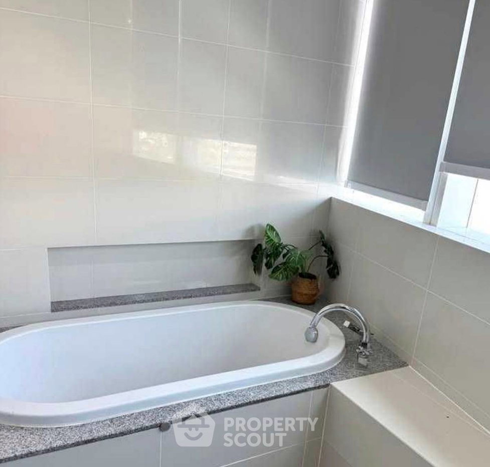 รูป คอนโด 3-ห้องนอน ที่ มิลเลนเนียม เรสซิเด้นส์ แอท สุขุมวิท คอนโดมิเนียม ใกล้ BTS อโศก (ID 2771251) - รูปที่ 2/7