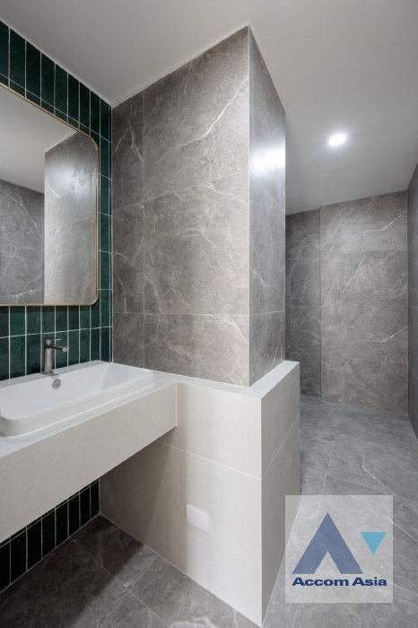 รูป 🔼🔽 AccomA 📩 Spacious corner unit with modern white finishes and green-tile bathrooms (AA43454) - รูปที่ 16/20