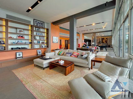 🔼🔽 AccomA 📩 Ficus Lane Penthouse | Rare Whole-Floor Luxury