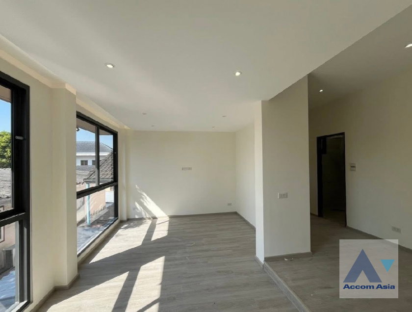 picture 🔼🔽 AccomA 📩  4 BR House in Khlong Tan Nuea (AA45239) - 12/17