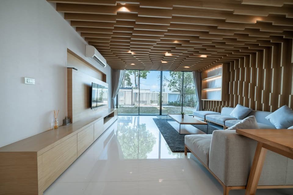 รูป ขายพูลวิลล่าหรู ติดชายหาด เดินไปทะเลเพียง 45 เมตร  - รูปที่ 3/28