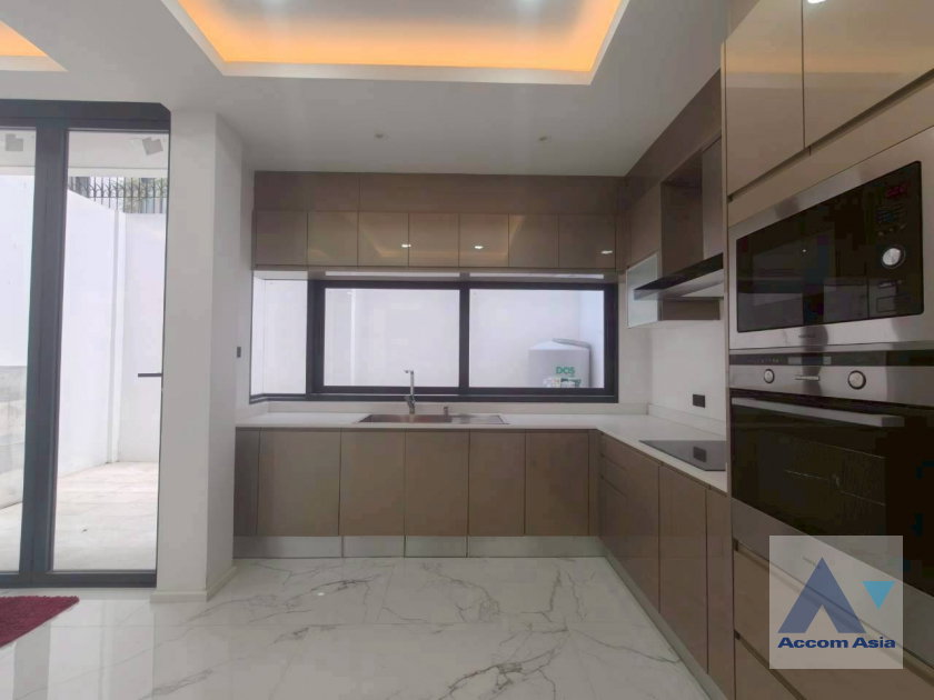 รูป 🔼🔽 AccomA 📩  4 BR Townhouse in Khlong Toei Nuea (AA42261) - รูปที่ 7/20