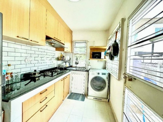 รูป และบิ๊กซี แจ้งวัฒนะ 56 ตร.ว.200 ตร.ม. ใกล้ เซ็นทรัล แจ้งวัฒนะ 900 ม. MRT เลี่ยงเมืองปากเกร็ด ให้เช่าบ้านเดี่ยว 2 ชั้น 3 นอน 3 น้ำ - รูปที่ 5/8