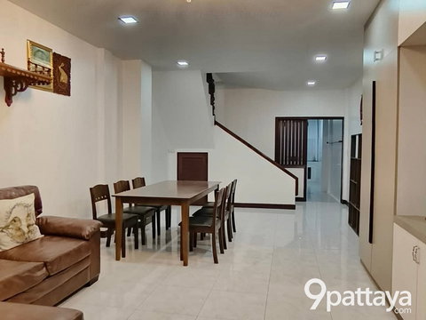 Rent | Modern 2-Storey Townhome – North Pattaya (Sukhumvit 32) ✨