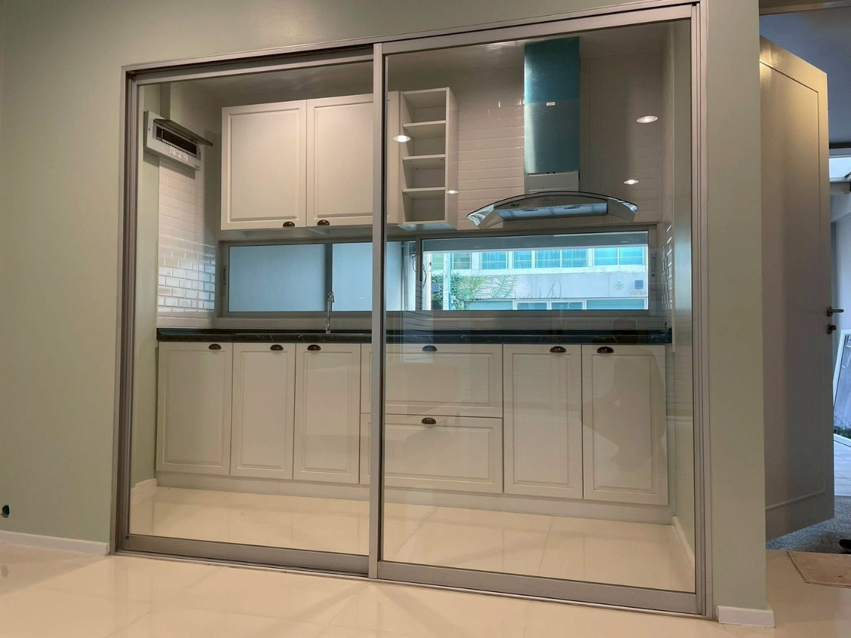 รูป 🏡✨ ปล่อยเช่าทาวน์โฮมหรู 3 ชั้นโนเบิลคิวบ์ พัฒนาการ 3 ห้องนอน 3 ห้องน้ำ ทำเลพัฒนาการ ใกล้ทองหล่อเพียง 3 กม.! - รูปที่ 3/17