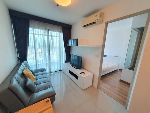 🔥Best deal for rent🔥 newly renovated unit locate next to the emergency exit at Ideo Blucove Sukhumvit