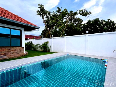 บ้านเดี่ยว หนองปรือ ชลบุรี : บ้านเดี่ยว 2 ชั้น | Royal View Village Pattaya ✨ บ้านขนาดใหญ่ บนที่ดินกว้าง ทำเลศักยภาพ เหมาะสำหรับครอบครัว พักอาศัยระยะยาว หรือปรับเป็นบ้านลงทุน 🏡🌿