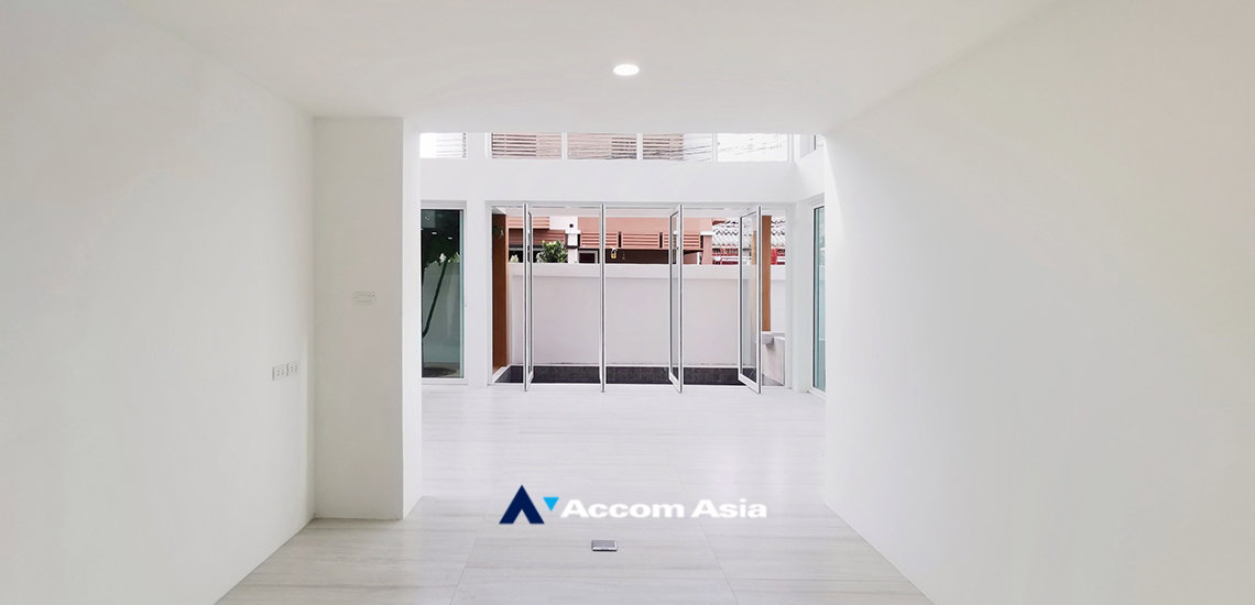picture 🔼🔽 AccomA 📩 Home Office 5 BR House in Suan Luang (AA33659) - 4/12