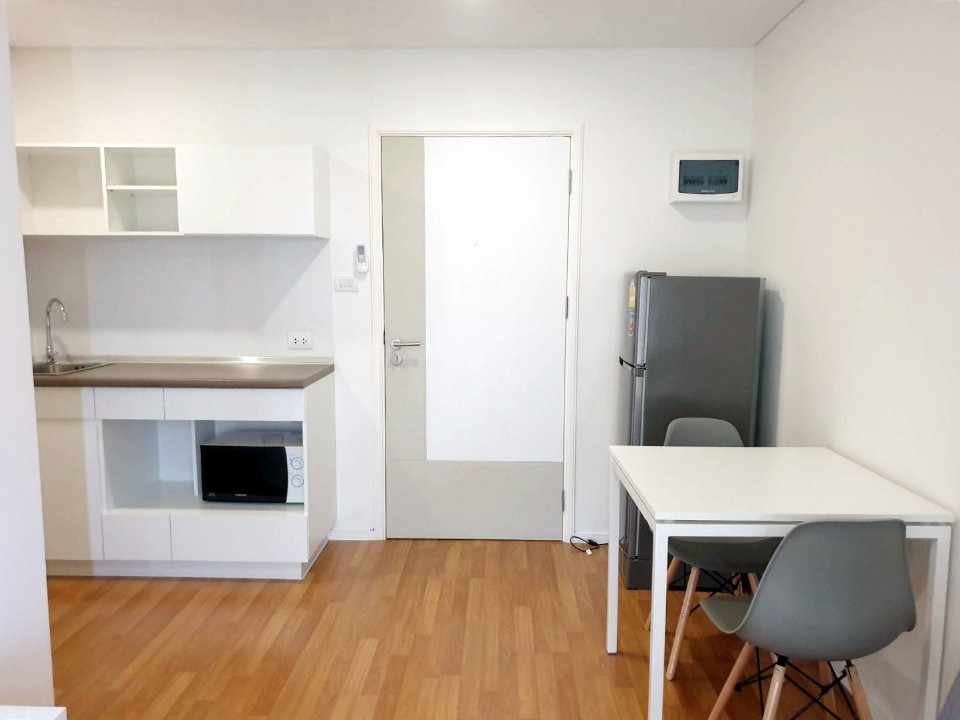 รูป คอนโดให้เช่า ลุมพินี เพลส บางนา กม.3 (ถูกที่สุด!!! กว้าง 26 ตร.ม) ของใช้ครบครัน!!! - รูปที่ 5/13