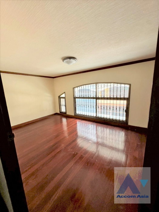 รูป 🔼🔽 AccomA 📩 Home Office 8 BR Townhouse in Khlong Tan Nuea (AA45687) - รูปที่ 9/16