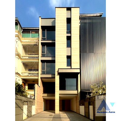 ทาวน์โฮม แม็คโคร ฟู้ดเซอร์วิส สุขุมวิท 71 : 🔼🔽 AccomA 📩 Newly renovated 5 BR Townhouse in Phra Khanong Nuea (AA45540)