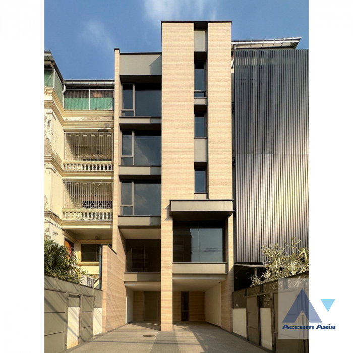รูป 🔼🔽 AccomA 📩 Newly renovated 5 BR Townhouse in Phra Khanong Nuea (AA45540) - รูปที่ 1/20