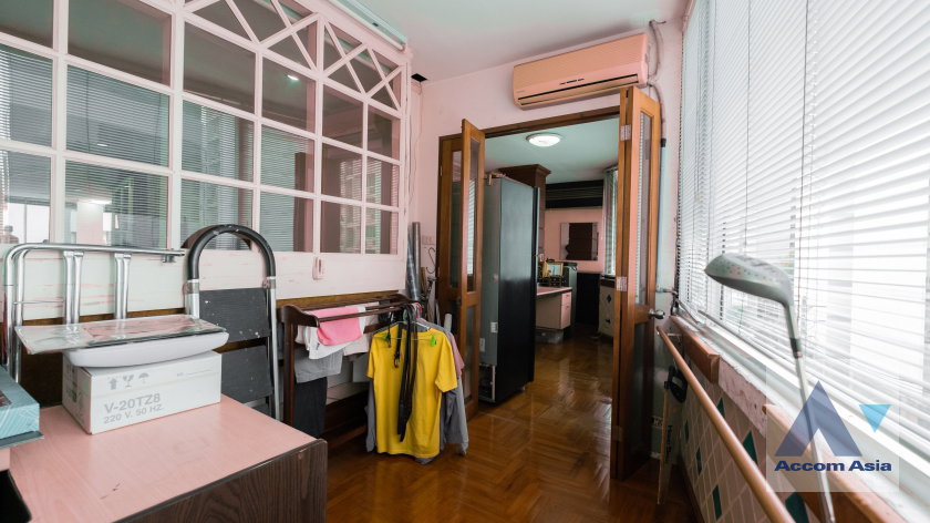 picture 🔼🔽 AccomA 📩 Spacious duplex condominium with a house-like feel at Premier Condominium. - 15/20
