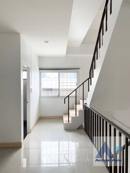 picture 🔼🔽 AccomA 📩 White-tone house with natural charm in Thong Lo (AA34265) - 18/19