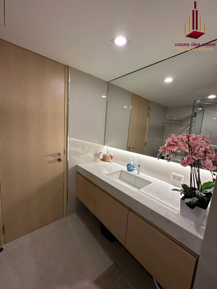 picture ✨ For Sale: Silom Suite Condo ✨ 💰 Only 15,500,000 THB - 8/10