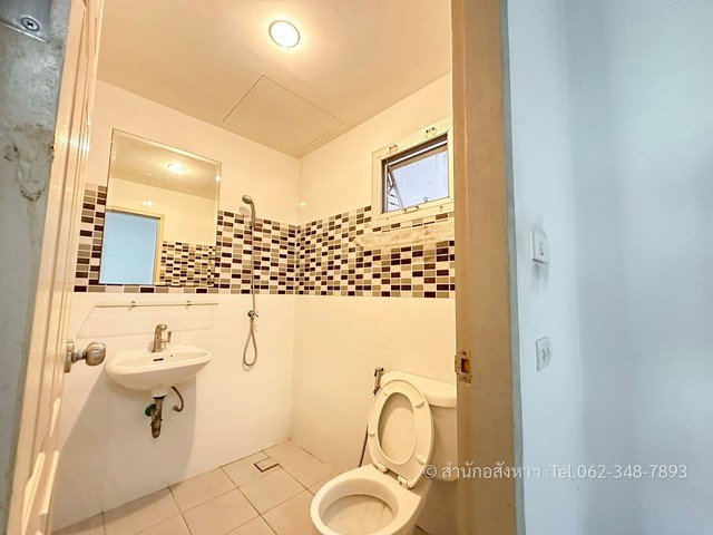 รูป  ขายทาวน์เฮ้าส์ 2 ชั้น โนโว วิลล์ (กรุงเทพ-ปทุมธานี) ซ.วัดหนองปรง สภาพสวย! ผ่อนถูกกว่าเช่า พร้อมอยู่ทันที - รูปที่ 13/14