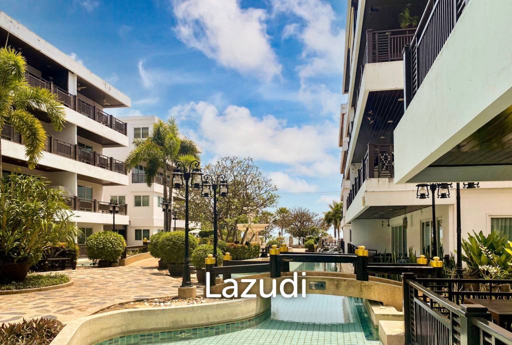 picture The Beach Palace: Beach Front Studio Condo - 1/11