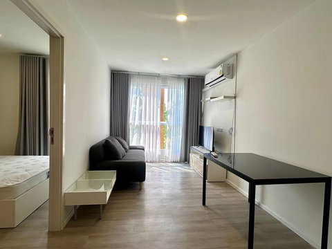 ให้เช่า The Centro Condo Bangsaen (เดอะ เซนโทร คอนโด บางแสน)  ตึก B ชั้น 3 ห้องข้างลิฟต์