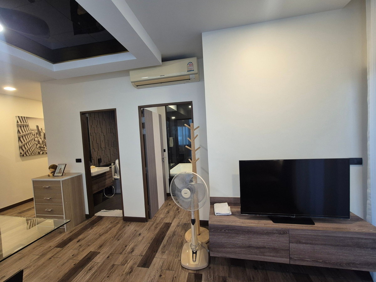 รูป คอนโดเช่าพร้อมเข้าอยู่ ใกล้นิมมาน สามารถเดินไปเมญ่าได้ เพียง 23,000 บาท/เดือน - รูปที่ 3/10