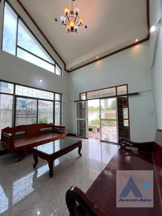 picture 🔼🔽 AccomA 📩 Elegant residence with wood finishes and spacious garden (AA42743) - 2/18