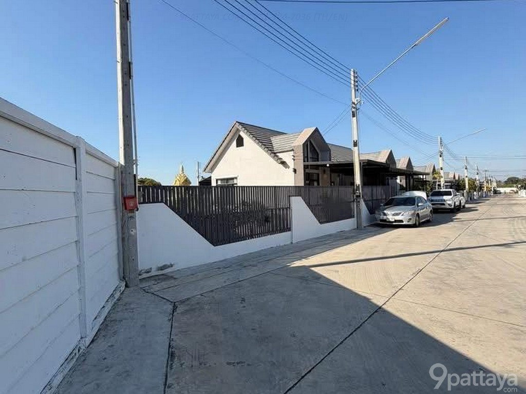 รูป ขาย | บ้านหัวมุม พื้นที่ใหญ่ที่สุดในหมู่บ้าน – หมู่บ้านแคนน่า โรงโป๊ะ 59 ตารางวา • บ้านหัวมุม พื้นที่ใหญ่ที่สุดในหมู่บ้าน • 2 ห้องนอน • 2 ห้องน้ำ - รูปที่ 1/15