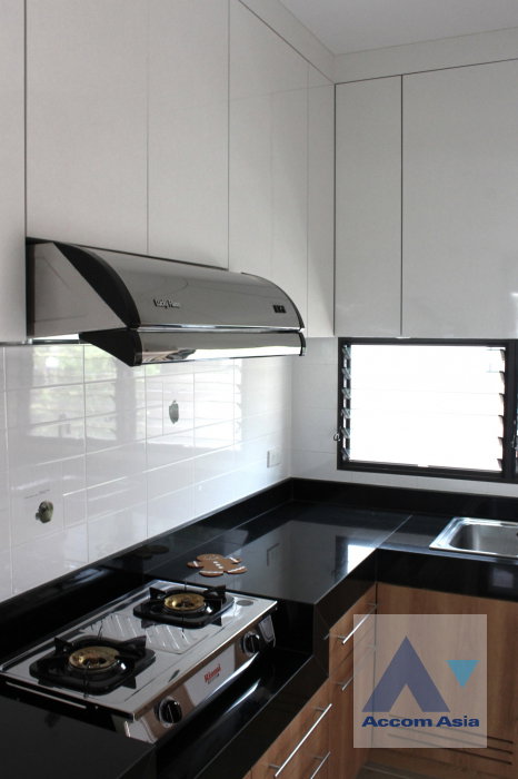picture 🔼🔽 AccomA 📩 Wood-clad modern condo with minimalist aesthetic (AA40726) - 6/20