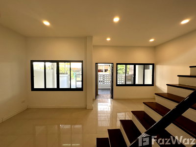 Townhouses for sale Bangkok : 4 Bedroom Townhouse for sale at Ekbadi Village  1717878