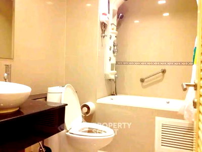 Condos for rent : 1-BR 80 Sqm, Nusasiri Grand Condo Near BTS Ekkamai 60m (ID 2773532)