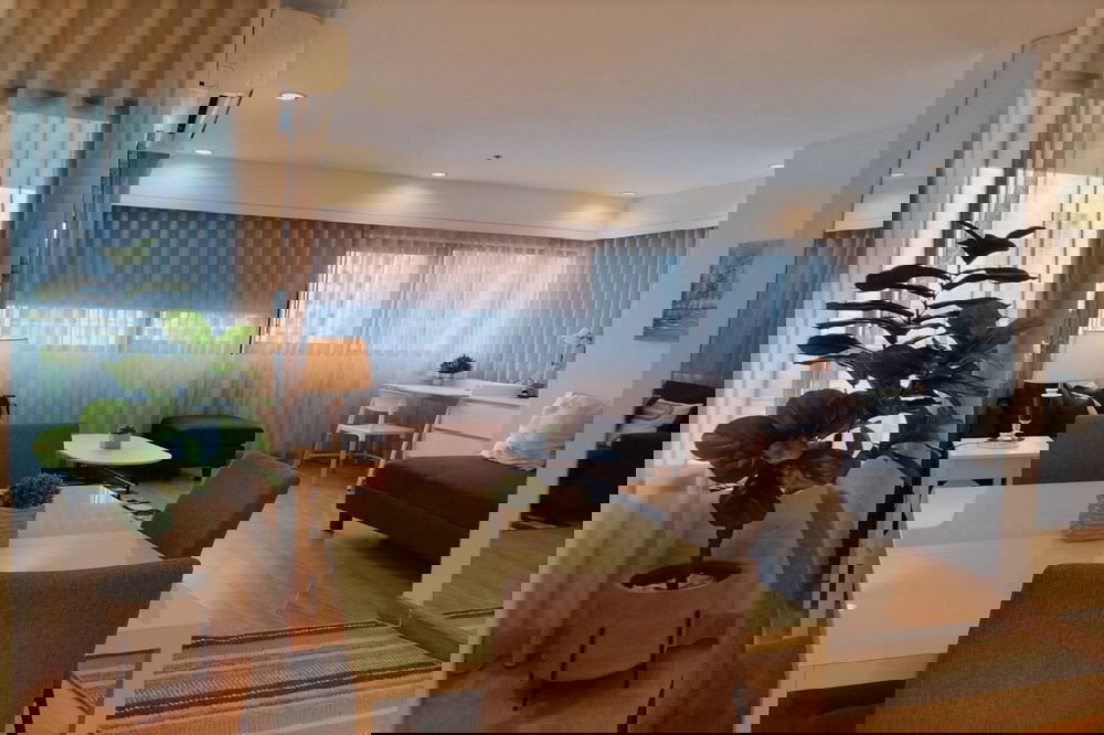 รูป  ขายพร้อมผู้เช่า !! 🔥 Sathorn Gardens, 1 ห้องนอน, 1 ห้องน้ำ, ชั้นสูง 14++, มีที่จอดรถ Fixed, ทำเลดี!! Code C20240800127 พร้อมเข้าอยู่, ราคาพิเศษ!!📣📣 - รูปที่ 6/12